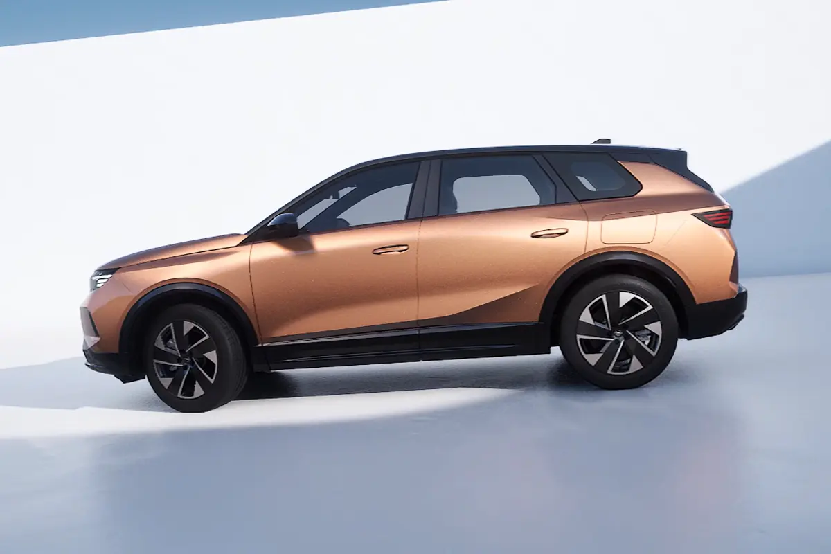 kupferfarbener Opel Grandland Seite